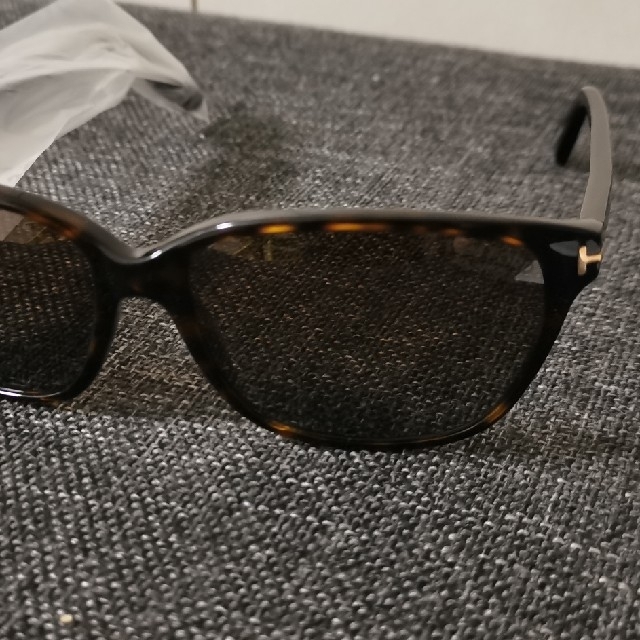 TOM FORD(トムフォード)の【本物・新品】TOM FORD トムフォード　サングラス　DANA TF432 メンズのファッション小物(サングラス/メガネ)の商品写真