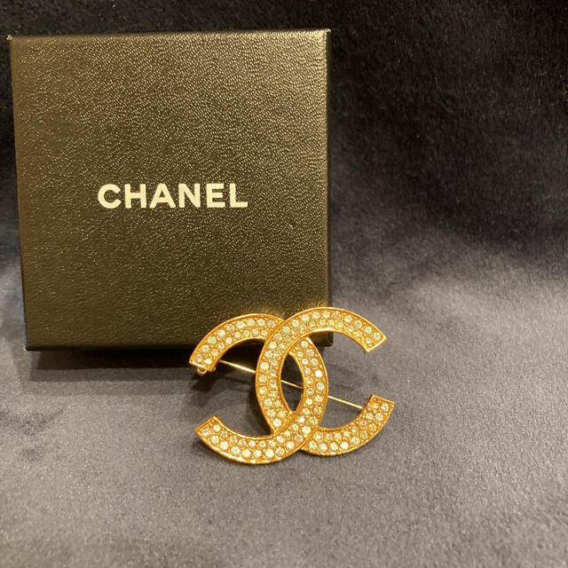 CHANEL ヴィンテージブローチ ココマーク 011 絶妙なデザイン 12240円