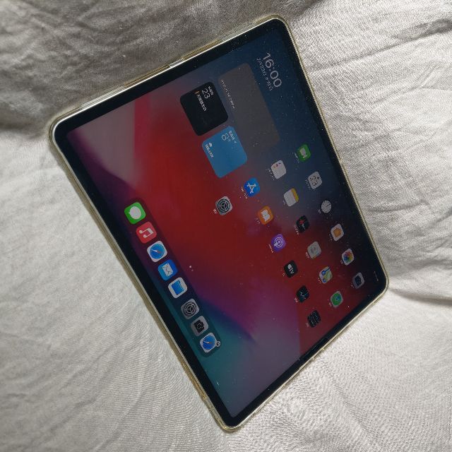 Apple(アップル)のiPad Pro 第4世代 12.9インチ 128GB シルバー Wi-Fi スマホ/家電/カメラのPC/タブレット(タブレット)の商品写真