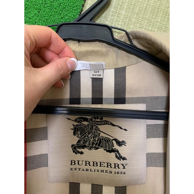 BURBERRY(バーバリー)のバーバリーキッズ　トレンチ14Y 164 キッズ/ベビー/マタニティのキッズ服女の子用(90cm~)(コート)の商品写真