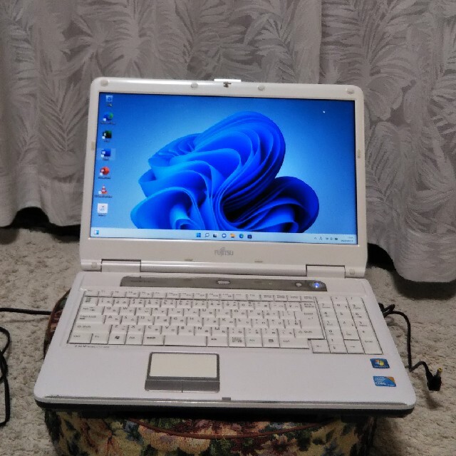 6-ハノートPC/i3/4GB/320GB/MicrosoftOffice