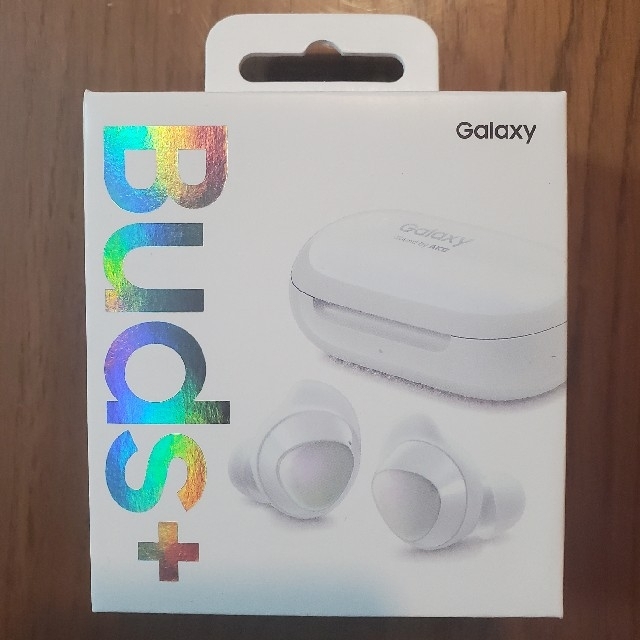 Galaxy(ギャラクシー)の【新品未開封品！】SAMSUNG GALAXY BUDS+ WHITE スマホ/家電/カメラのオーディオ機器(ヘッドフォン/イヤフォン)の商品写真