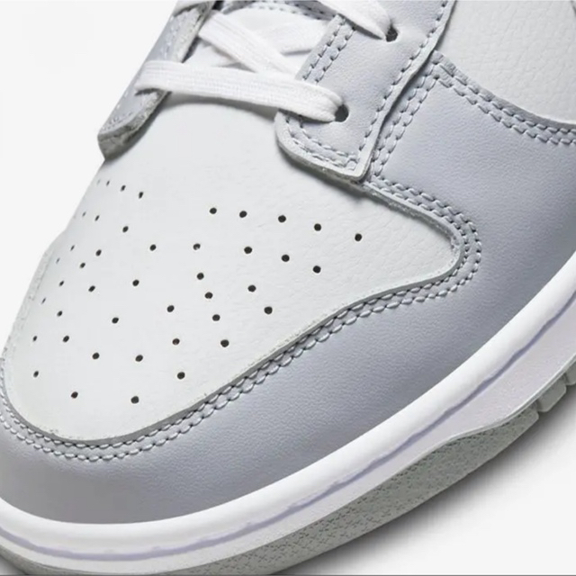 NIKE(ナイキ)のNIKE DUNK LOW WOLF GREY ダンク グレー 27.5 メンズの靴/シューズ(スニーカー)の商品写真