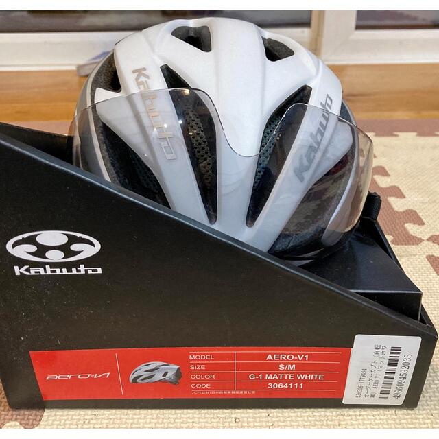 OGK(オージーケー)のOGK KABUTO AERO-V1 S/M マットホワイト シールド付美品 スポーツ/アウトドアの自転車(ウエア)の商品写真