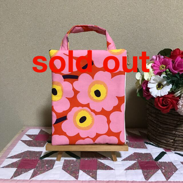 驚きの安さ marimekko マリメッコ 生地 ハンドメイド ミニウニッコ オレンジ 取手付きポーチ ポーチ