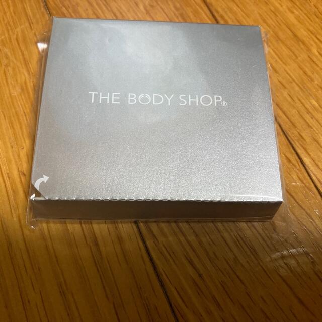 THE BODY SHOP(ザボディショップ)のタツさま専用ボディショップ クリエイトミーファンデーション01 詰め替え 未使用 コスメ/美容のベースメイク/化粧品(ファンデーション)の商品写真