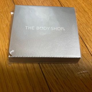 ザボディショップ(THE BODY SHOP)のタツさま専用ボディショップ クリエイトミーファンデーション01 詰め替え 未使用(ファンデーション)