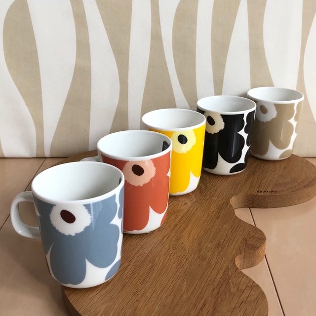 marimekko(マリメッコ)のまりな様専用 新品 マリメッコ ピエニ ウニッコ エプロン マグカップ インテリア/住まい/日用品のキッチン/食器(その他)の商品写真