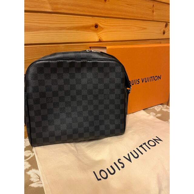 LOUIS VUITTON デイトンMM　ショルダーバッグ　ダミエグラフィット