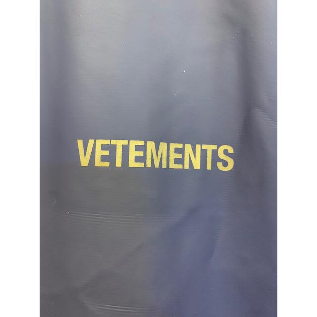 VETEMENTS レインコート