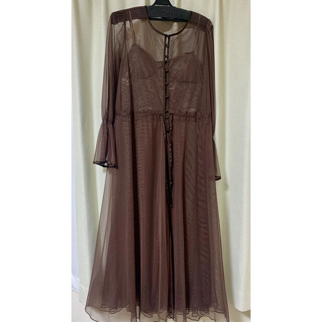 Ameri VINTAGE(アメリヴィンテージ)のAmeri TULLE SEE-THROUGH DRESS ブラウン レディースのワンピース(ロングワンピース/マキシワンピース)の商品写真