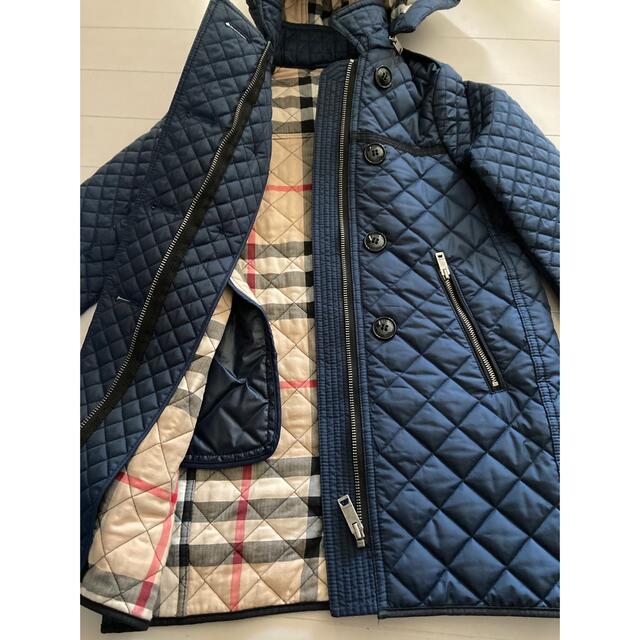 BURBERRY(バーバリー)の美品　バーバリージャパン★8Y 128cm 女の子コート キッズ/ベビー/マタニティのキッズ服女の子用(90cm~)(コート)の商品写真