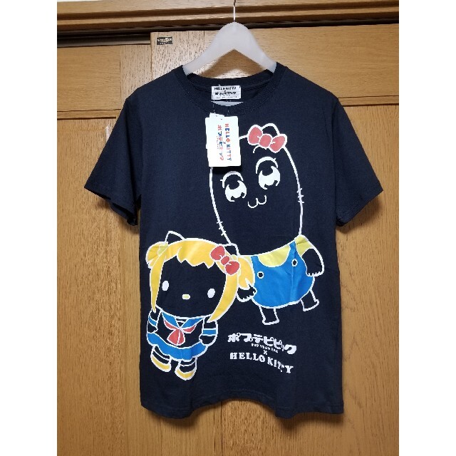 サンリオ(サンリオ)の【新品】Sanrio　サンリオ　ポプテピピック　Tシャツ　ティシャツ　キティ メンズのトップス(Tシャツ/カットソー(半袖/袖なし))の商品写真