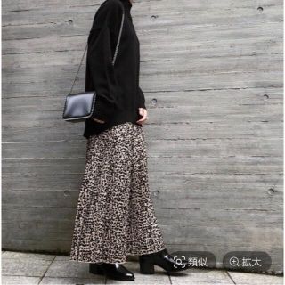 ページボーイ(PAGEBOY)の本日最終出品　pageboy  シャイニーシアープリーツスカート　レオパード(ロングスカート)