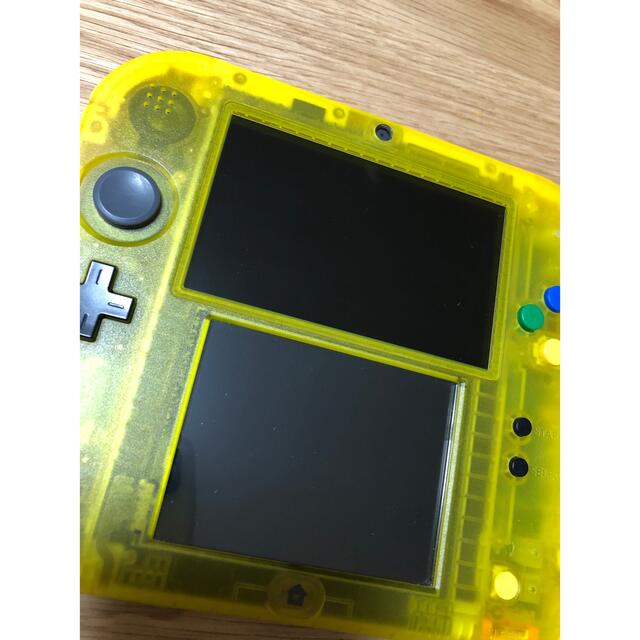 ニンテンドー2DS クリアイエロー　(ピカチュウ限定パック) 2