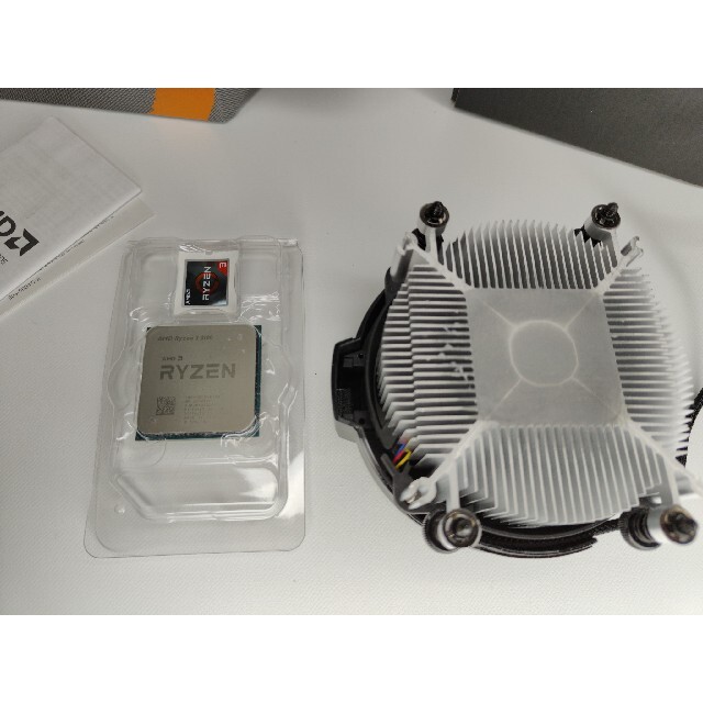 完動品 AMD Ryzen3 3100 BOX CPU スマホ/家電/カメラのPC/タブレット(PCパーツ)の商品写真
