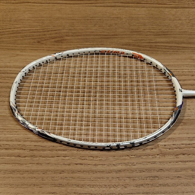 YONEX(ヨネックス)のYONEX　ヨネックス　バドミントンラケット　VOLTRIC 70 E-tune スポーツ/アウトドアのスポーツ/アウトドア その他(バドミントン)の商品写真