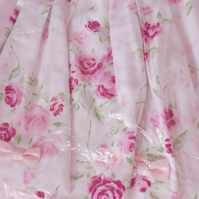 JESUS DIAMANTE(ジーザスディアマンテ)のジーザスディアマンテ　ぼかし薔薇柄スカート　ピンク レディースのスカート(ひざ丈スカート)の商品写真