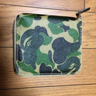 アベイシングエイプ(A BATHING APE)の中古ＡＰＥ財布エイプ緑迷彩　総柄(折り財布)