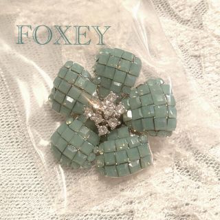 FOXEY フォクシー　　フラワー　ブローチ　メタル