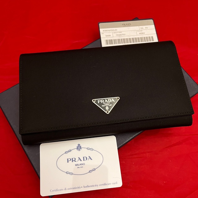 PRADA(プラダ)のPRADA☆テスート２つ折り長財布 未使用 レディースのファッション小物(財布)の商品写真