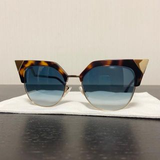 フェンディ(FENDI)のFENDI サングラス キャットアイ 青系レンズ＆ゴールド金具(サングラス/メガネ)