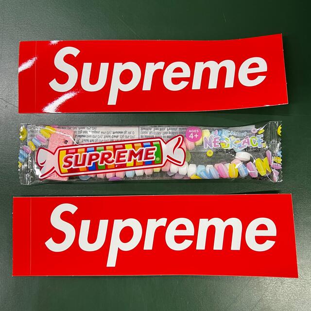 Supreme(シュプリーム)のSupreme / Smarties Candy Necklace 食品/飲料/酒の食品(菓子/デザート)の商品写真