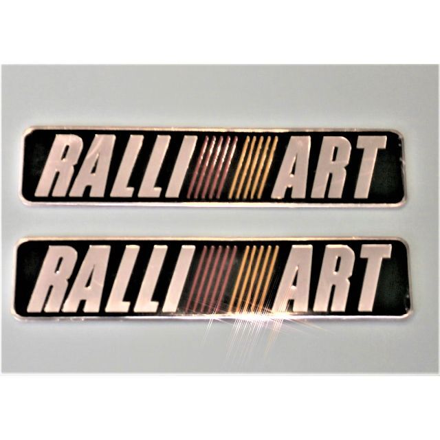 ラリーアート RALLIART アルミ製エンブレム　２枚組(ベース色：ブラック） 自動車/バイクの自動車(車外アクセサリ)の商品写真