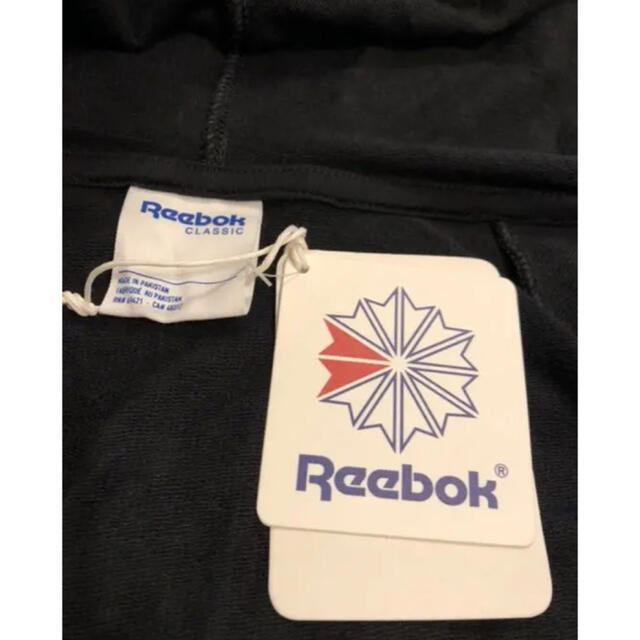 Reebok(リーボック)の新品　リーボック　レディース　フルジップパーカー　M ブラック レディースのトップス(パーカー)の商品写真