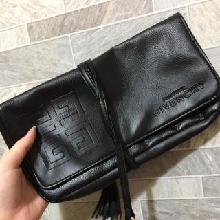 ジバンシィ(GIVENCHY)のGIVENCHY レザー調ポーチ(ノベルティ)(ポーチ)