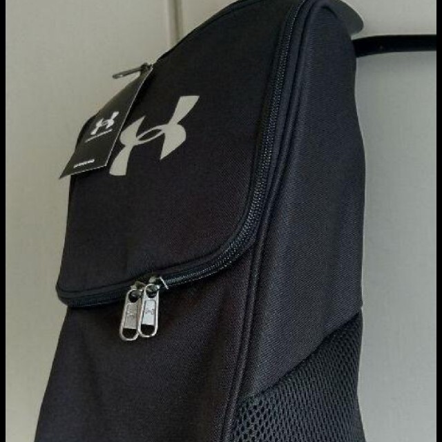 UNDER ARMOUR(アンダーアーマー)の新品！アンダーアーマー シューズケース シューズバック メンズのバッグ(バッグパック/リュック)の商品写真