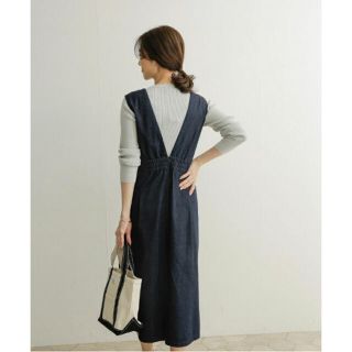 アーバンリサーチドアーズ(URBAN RESEARCH DOORS)の新品タグ付 DOORS デニムジャンパースカートINDIGO SIZE1(ロングワンピース/マキシワンピース)