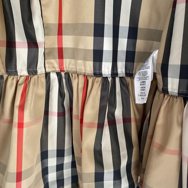 BURBERRY(バーバリー)のバーバリーチルドレン　トレンチコート キッズ/ベビー/マタニティのキッズ服女の子用(90cm~)(ジャケット/上着)の商品写真