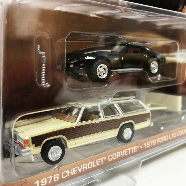 Chevrolet(シボレー)のGL/'78 コルベット & '79  LTD トレーラー 1/64 セット エンタメ/ホビーのおもちゃ/ぬいぐるみ(ミニカー)の商品写真