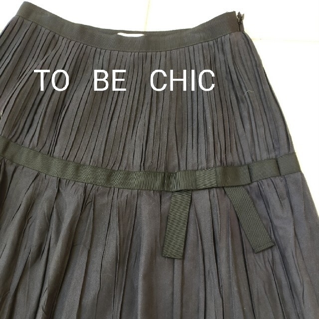 TO BE CHIC(トゥービーシック)のTO BE  CHIC リボン プリーツスカート レディースのスカート(ひざ丈スカート)の商品写真