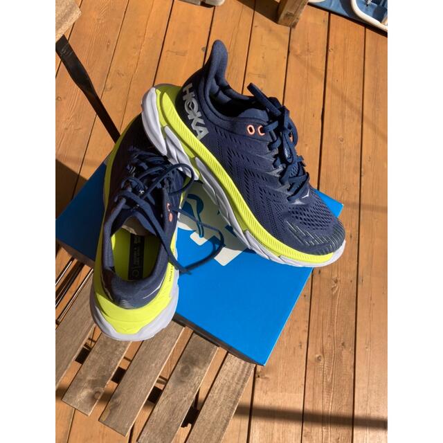  [HOKA] レディースクリフトン エッジ 1110511-MOEP スポーツ/アウトドアのランニング(シューズ)の商品写真