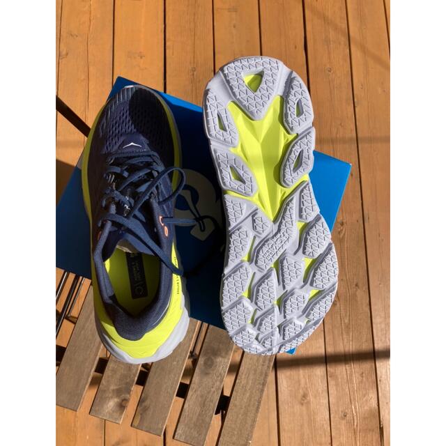  [HOKA] レディースクリフトン エッジ 1110511-MOEP スポーツ/アウトドアのランニング(シューズ)の商品写真