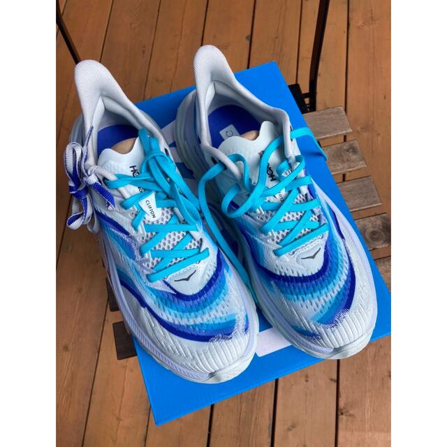 HOKA ONEONEユニセックス クリフトン エッジ　ジオメトリック  スポーツ/アウトドアのランニング(シューズ)の商品写真