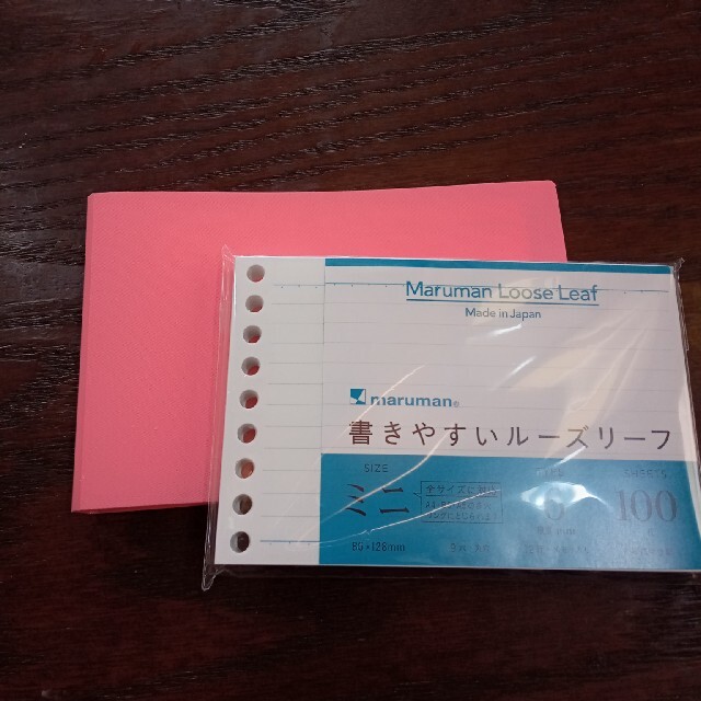 Maruman(マルマン)の【マルマンルーズリーフミニ】ピンク🌸ルーズリーフもセットで インテリア/住まい/日用品の文房具(ファイル/バインダー)の商品写真