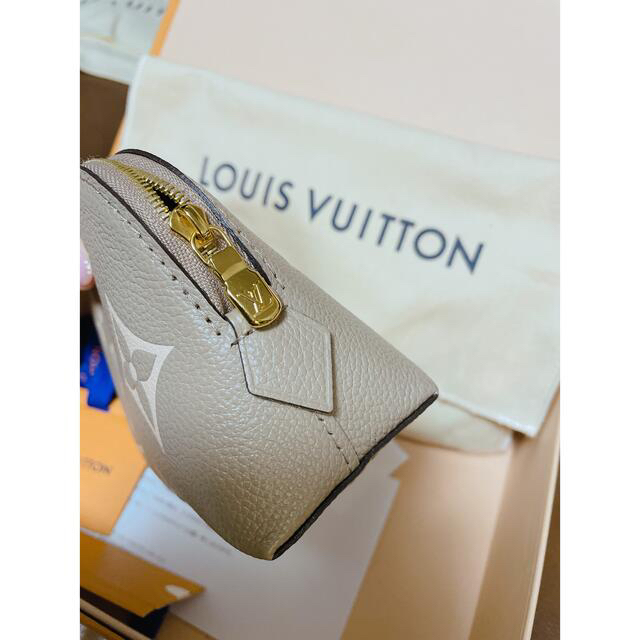 LOUIS VUITTON(ルイヴィトン)のポシェット・コスメティック レディースのファッション小物(ポーチ)の商品写真