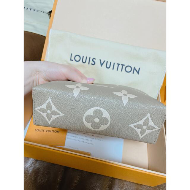 LOUIS VUITTON(ルイヴィトン)のポシェット・コスメティック レディースのファッション小物(ポーチ)の商品写真