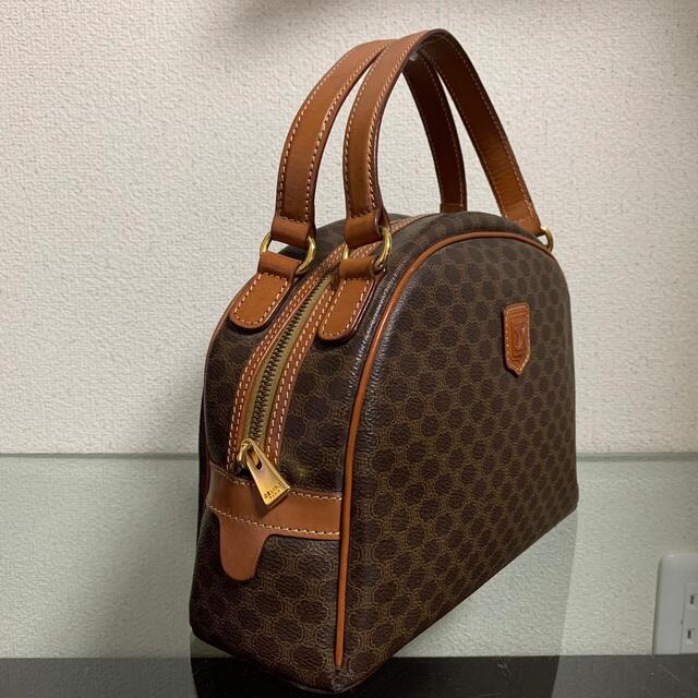 品質が CELINE セリーヌ マカダム メダリオン 半月 ムーン
