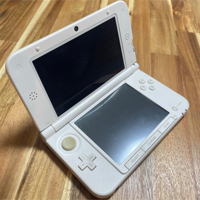 ニンテンドー3DS(ニンテンドー3DS)のニンテンドー3DS LLピンクXホワイト エンタメ/ホビーの雑誌(ゲーム)の商品写真