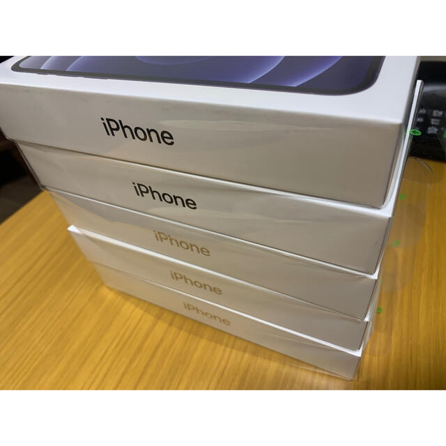 iPhone12 64GB 5台（白3台・黒2台）シュリンク開封済