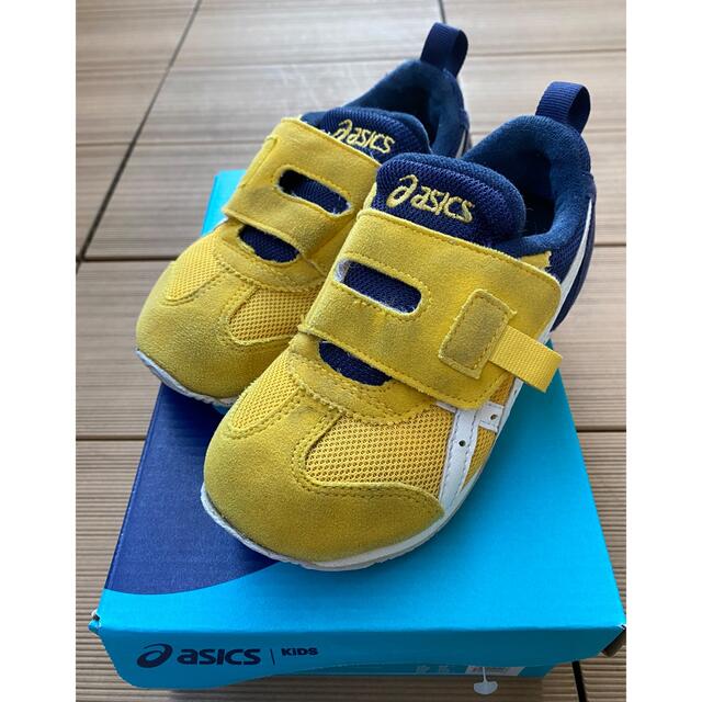 asics(アシックス)のアシックス キッズスニーカー　17.5㎝ キッズ/ベビー/マタニティのキッズ靴/シューズ(15cm~)(スニーカー)の商品写真