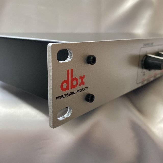 美品 送料無料 dbx 223 xs チャンネルデバイダー クロスオーバー PA 楽器のレコーディング/PA機器(エフェクター)の商品写真