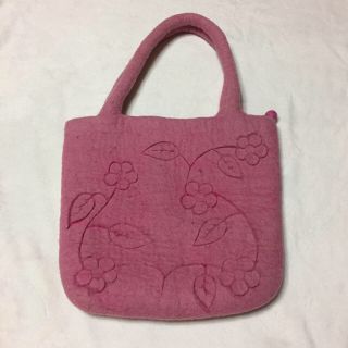 チチカカ(titicaca)の新品❣️フエルト花柄のトートバッグ(トートバッグ)