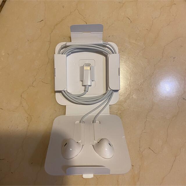 Apple(アップル)のiPhone 有線イヤホン スマホ/家電/カメラのオーディオ機器(ヘッドフォン/イヤフォン)の商品写真