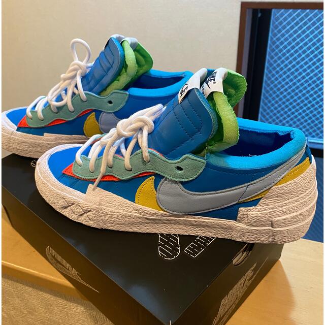 sacai(サカイ)のNIKE Sacai KAWS Blazer Low blue 27.5cm メンズの靴/シューズ(スニーカー)の商品写真