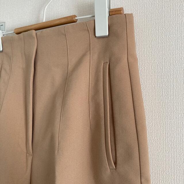 ZARA(ザラ)の美品　ZARA ハイウエストパンツ ベージュ　S 裾上げ有　ザラ レディースのパンツ(クロップドパンツ)の商品写真